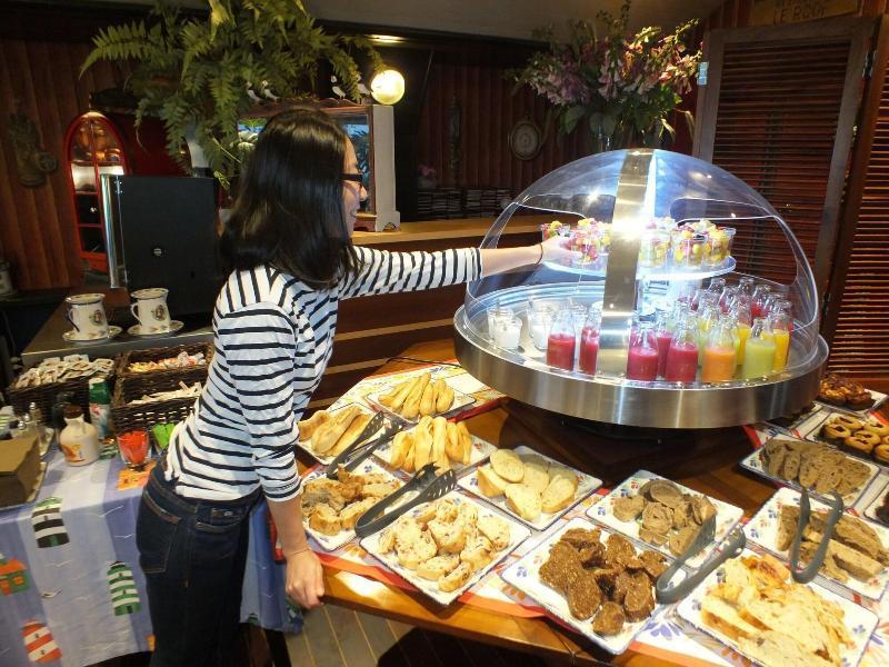 博塞茹尔沙龙餐厅酒店 提赫嘎它尔 外观 照片